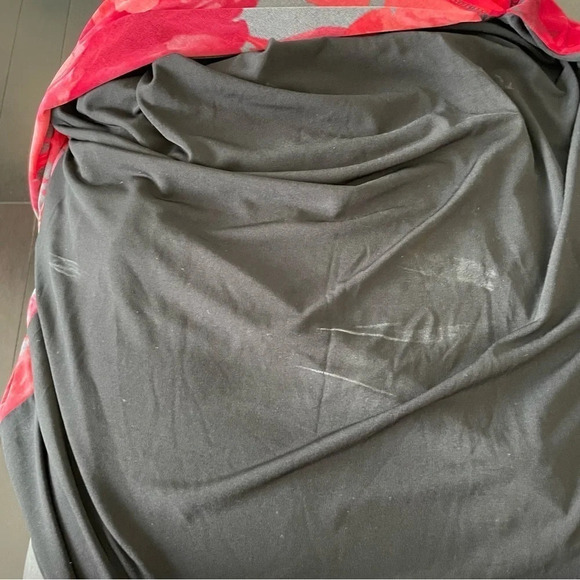 Connected Apparel Black  and Red Rose Floral Short Sleeve Dress Sz 6 - Picture 15 of 16